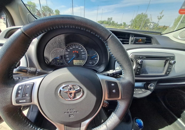 Toyota Yaris cena 42100 przebieg: 103000, rok produkcji 2013 z Pilawa małe 211